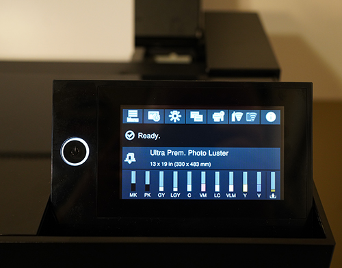 Photo of The Epson P900’s 4.3-inch touchscreen LCD